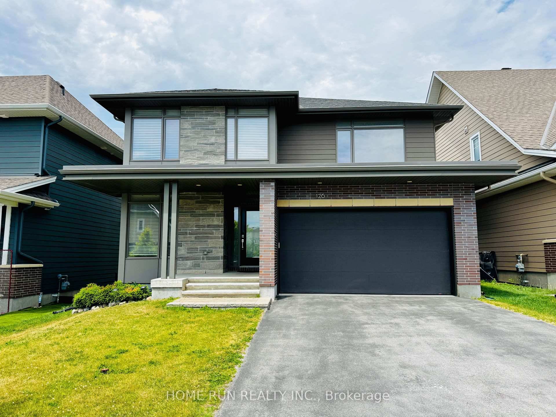 No Rear Neighbours Refined Cameron Model in Prestigious Kanata Lakes.