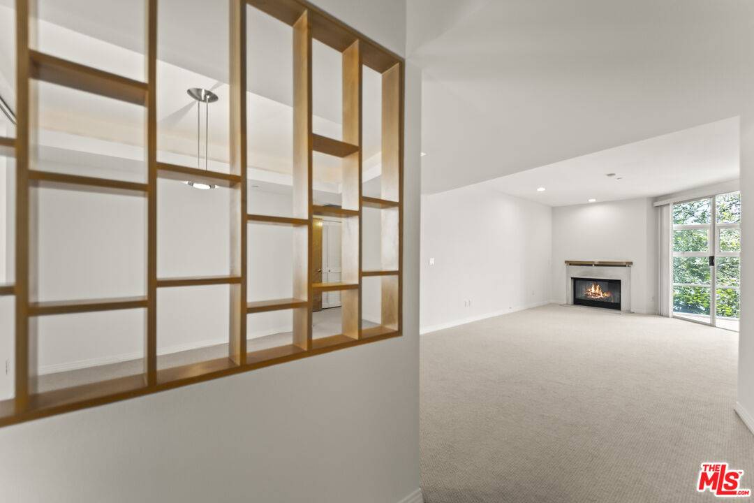 171 N Church Ln 2BR Brentwood La