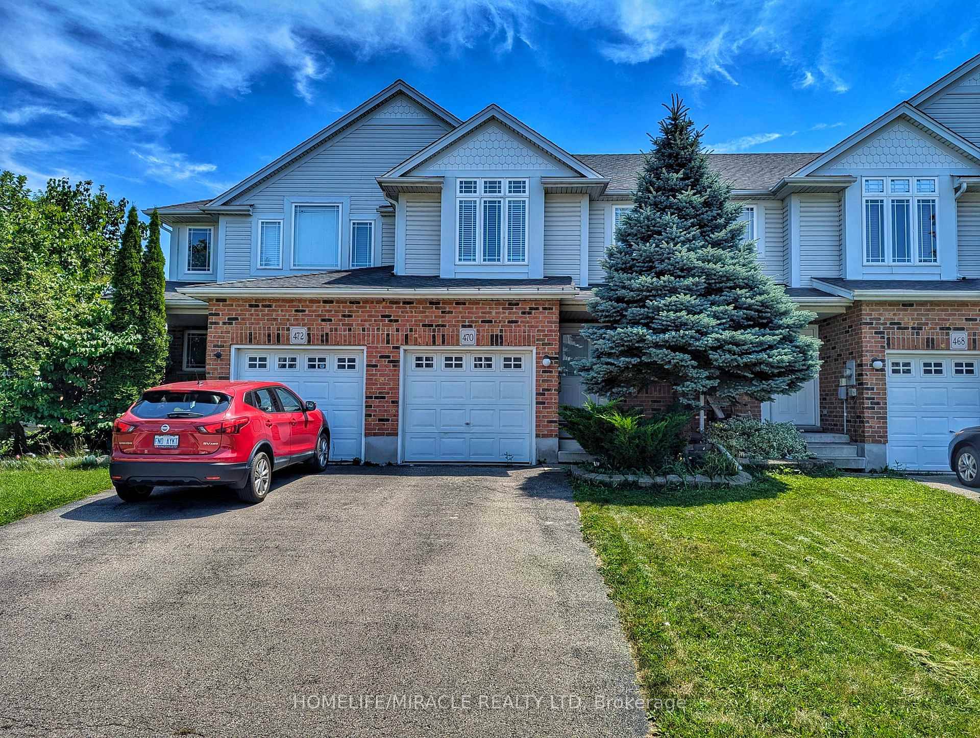 Welcome to your new home in Waterloos highly sought after Lester B.