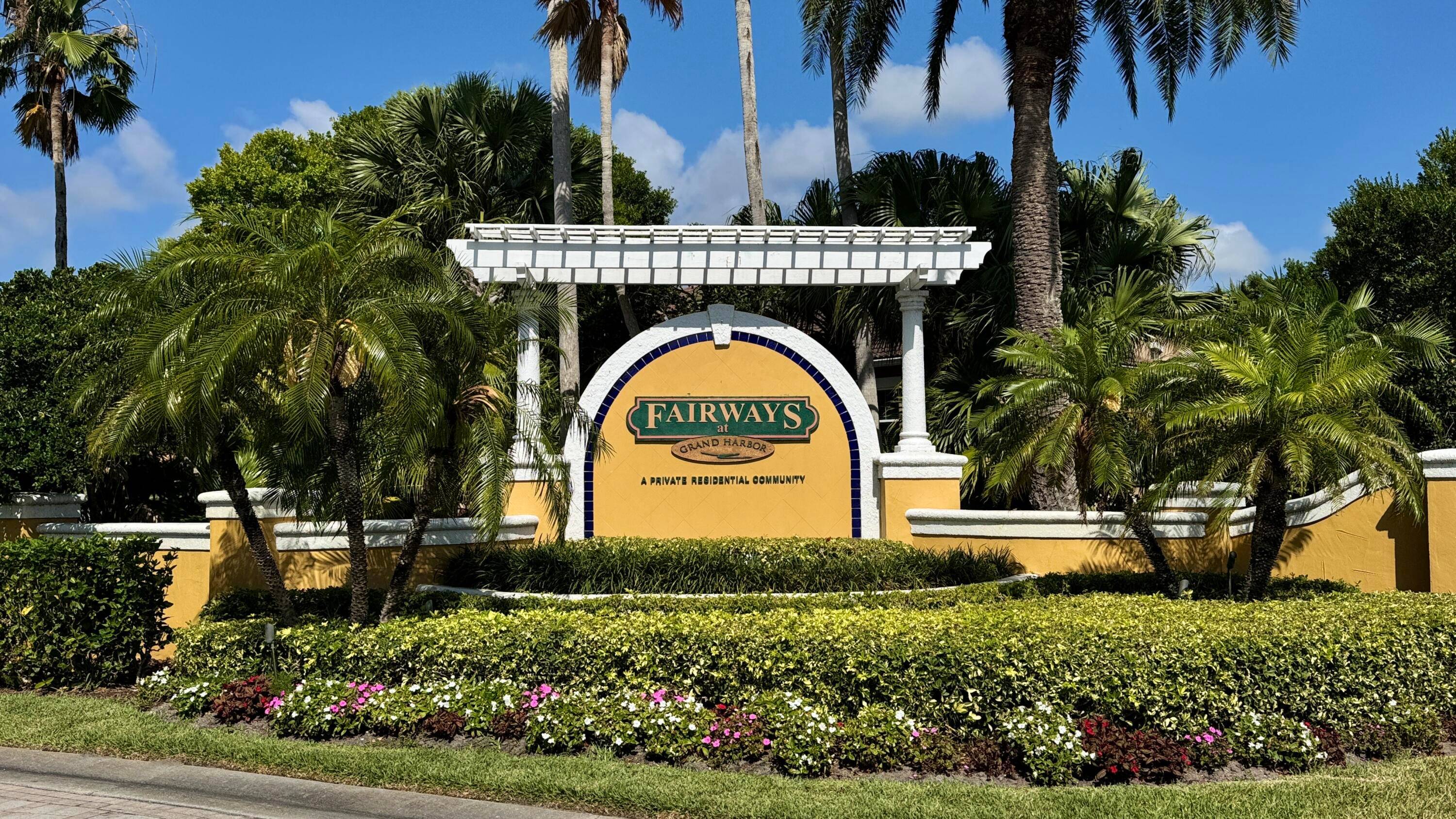 STUNNING FULLY FURNISHED 3 BEDROOM CONDO IN RESORT STYLED FAIRWAYS AT GRAND HARBOR.