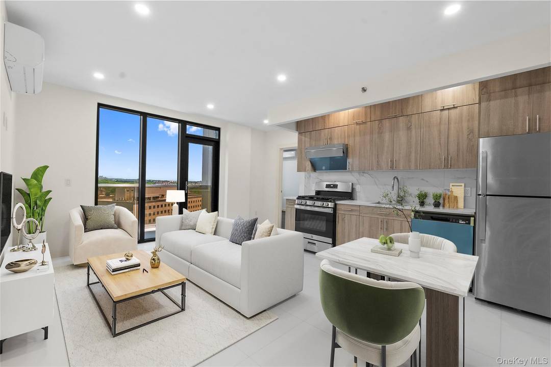 Discover modern elegance in this brand new 2 bedroom, 1 bathroom condo situated in the heart of Kew Gardens.