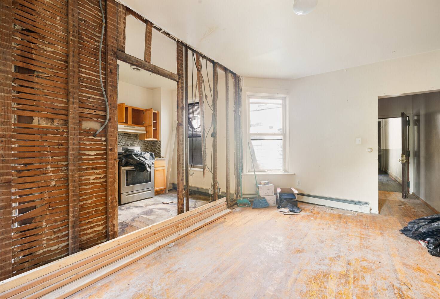 954 Utica Avenue Investor Special in East Flatbush Perfect for investors or end users with vision, 954 Utica Avenue offers a mixed use building with a commercial storefront and five ...