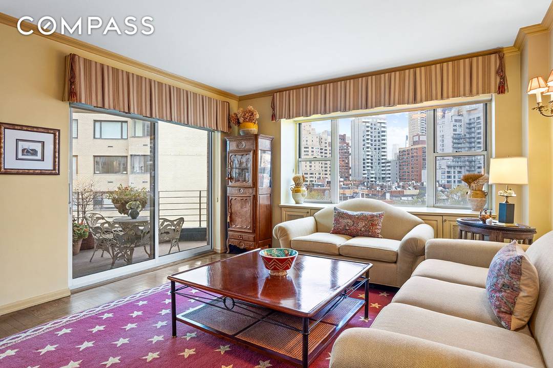 Experience French villa ambiance on the Upper East Side in this beautifully renovated, convertible four bedroom, four and a half bathroom duplex featuring an expansive layout, two river view terraces, ...
