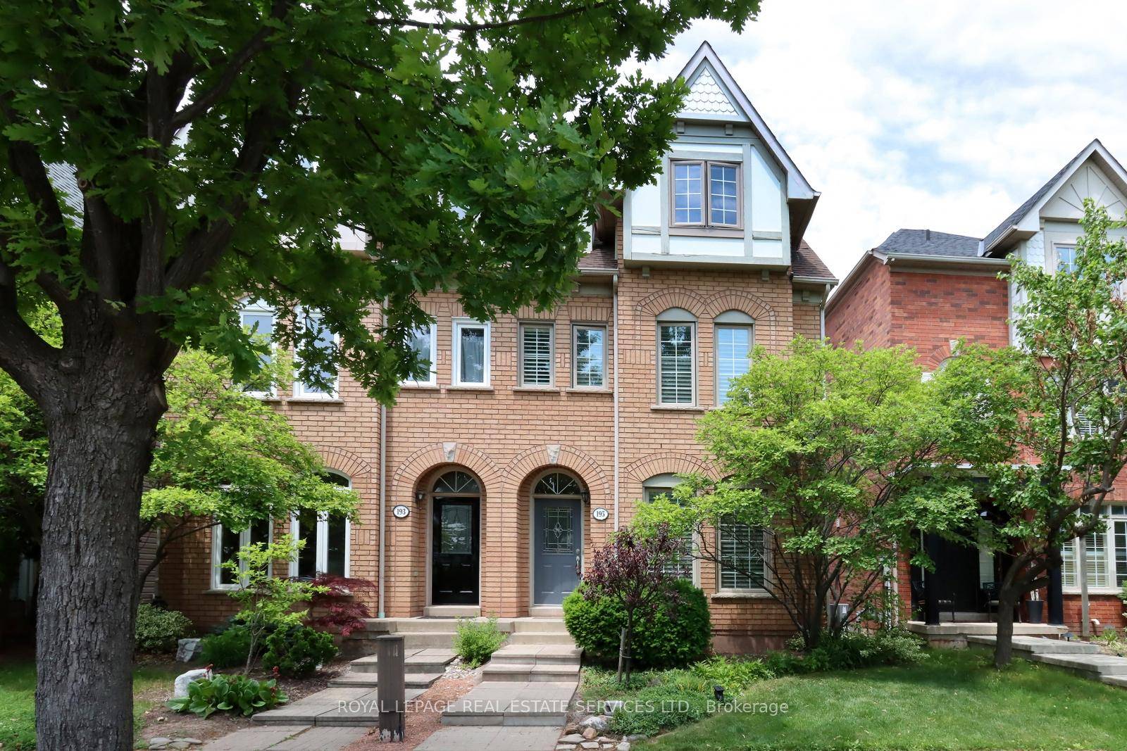Fabulous River Oaks Location ; Move In Condition Showing The Pride Of Ownership ; Spacious 1910 Sq.