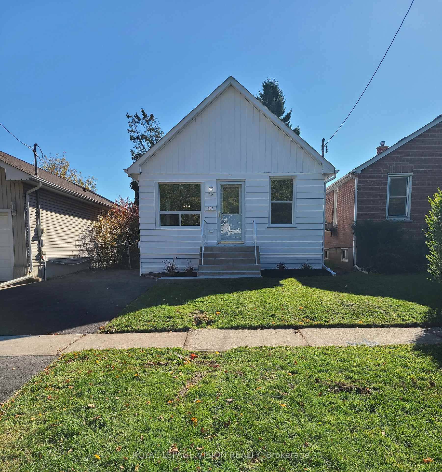 Welcome to 157 College Ave !