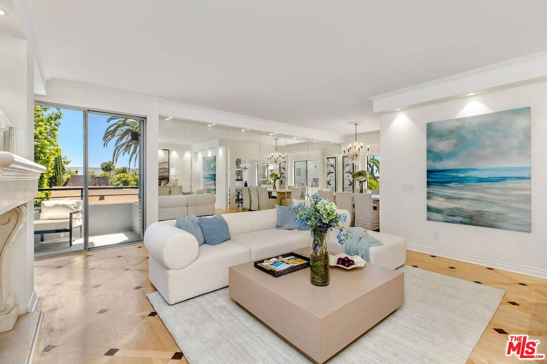 121  S Palm Dr 3BR Beverly Hills La
