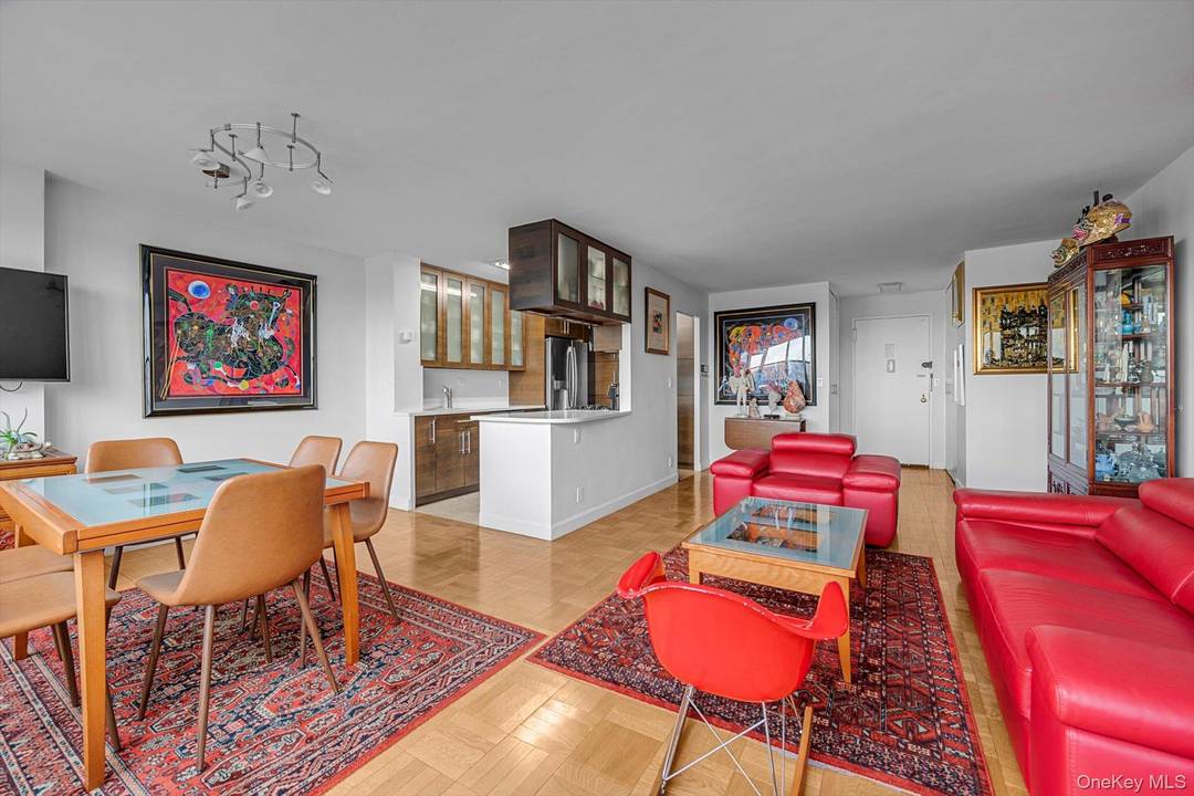 See This Fantastic Unit With Gorgeous Views Before It Is Gone !