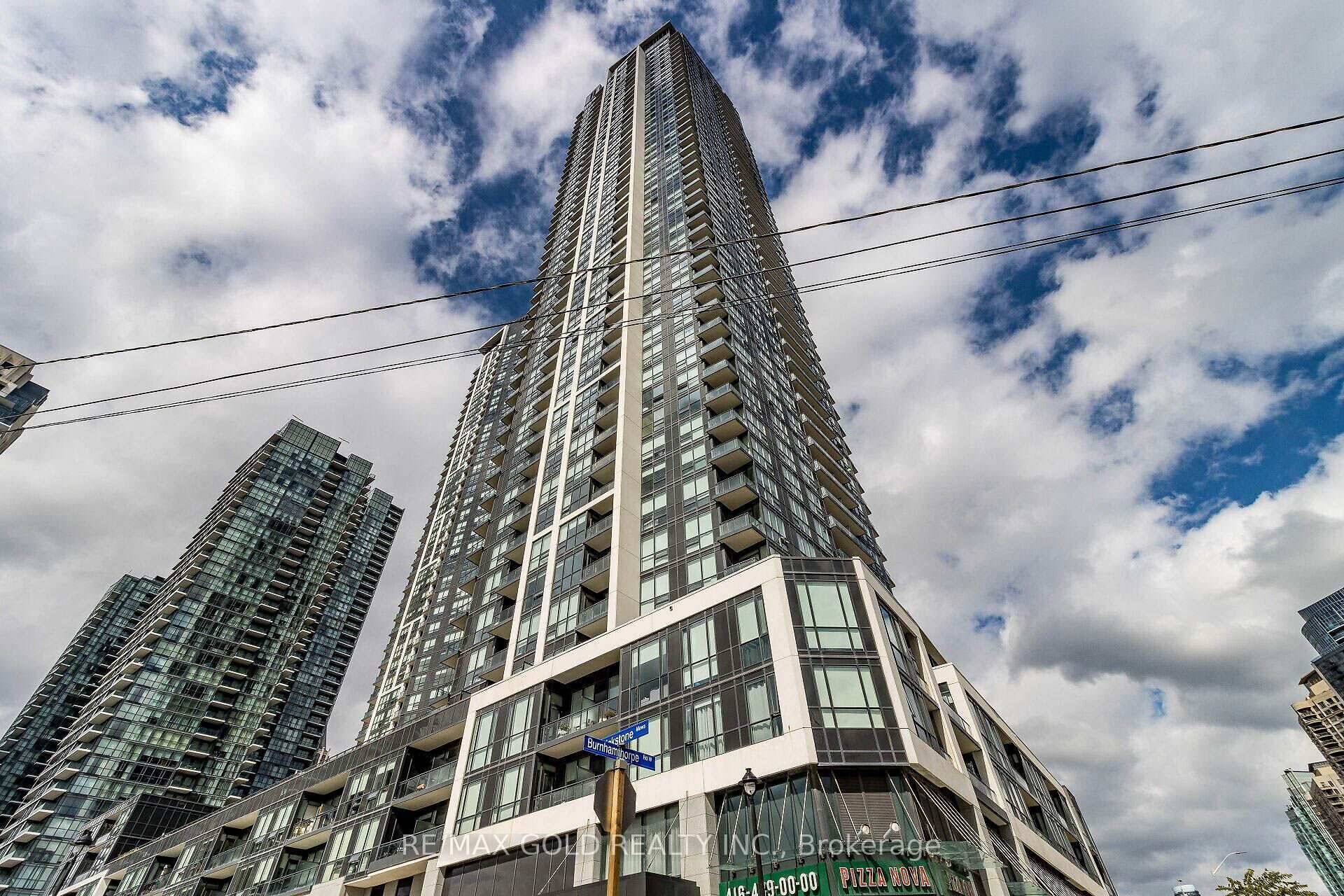This 1 bedroom apartment at 4011 Brickstone Mews offers a blend of modern urban living and luxury amenities in a prime Mississauga location, making it an ideal choice for professionals, ...