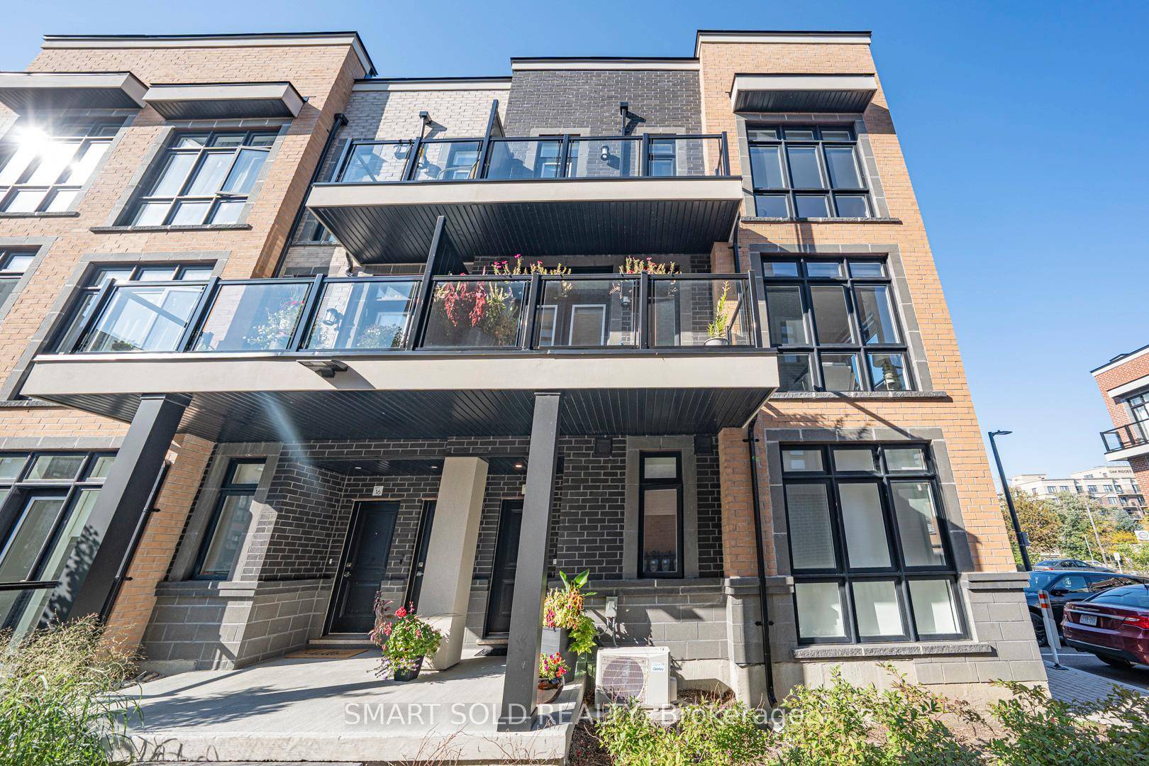 Discover Modern Elegance In This Light Filled, Designer Inspired Corner Townhome At The Bond On Yonge !