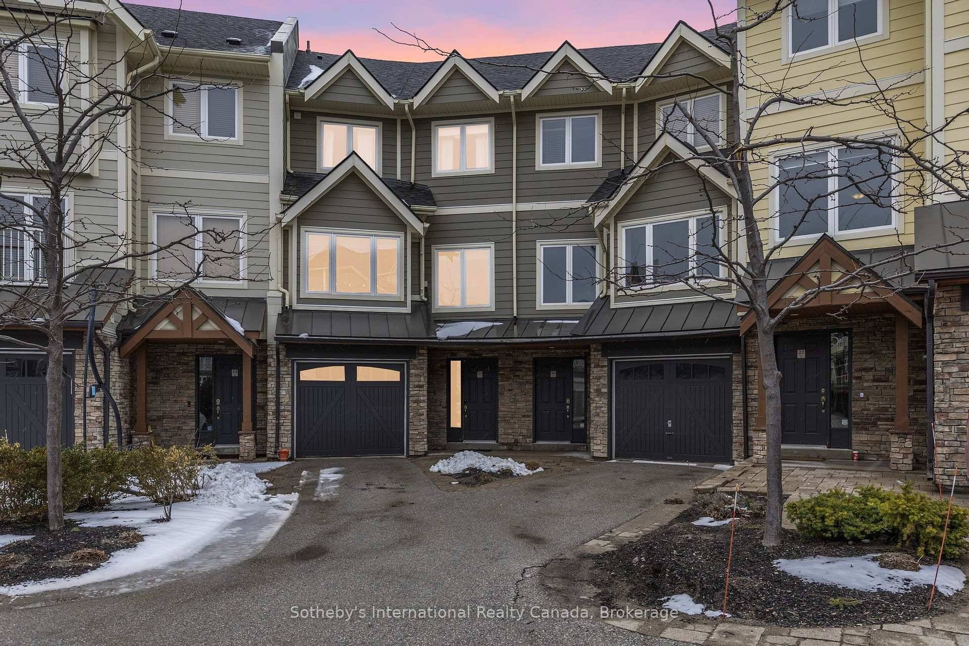Arrowhead at Blue ! Welcome to your dream escape, where comfort meets convenience in the heart of Blue Mountain.