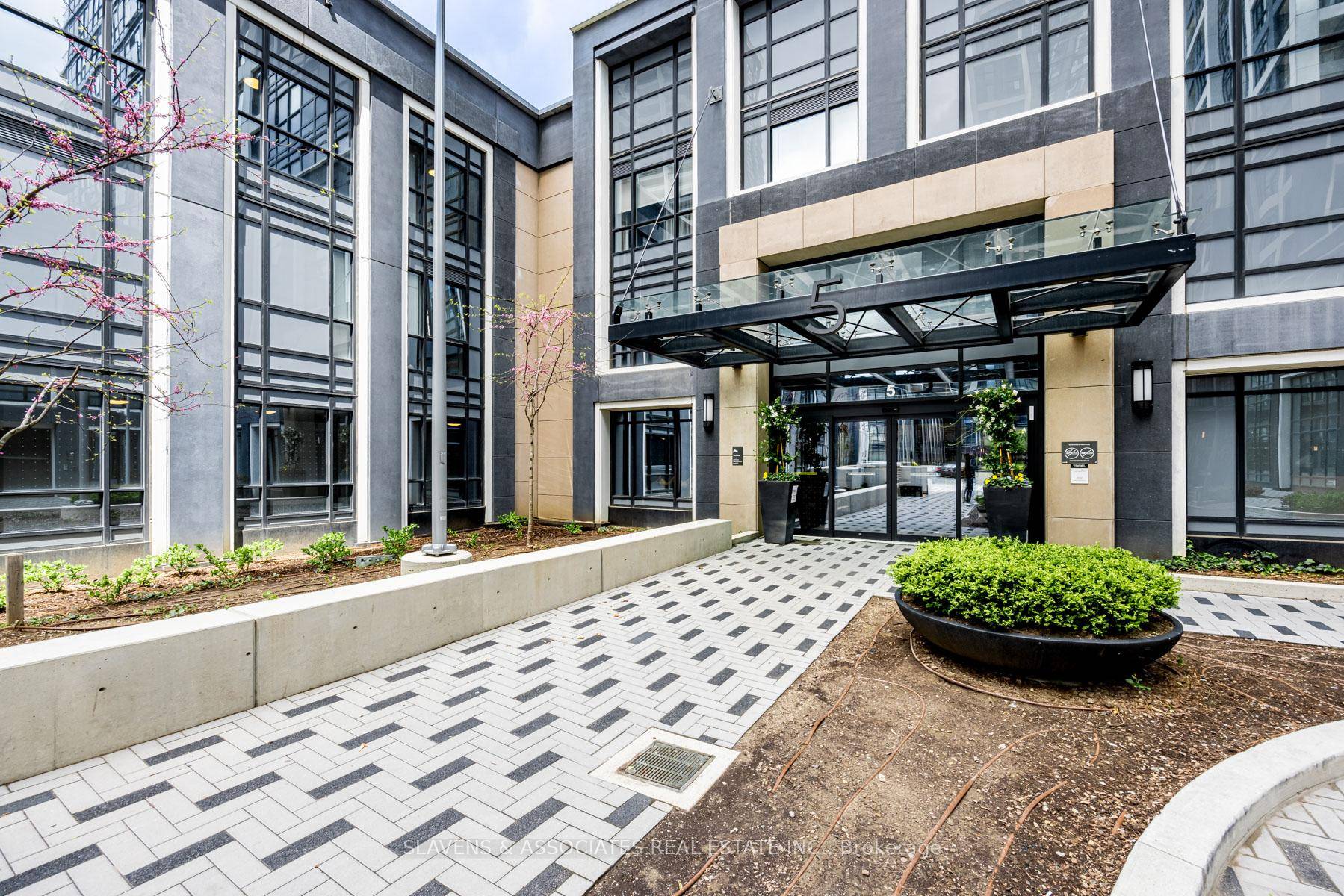 Welcome to 5 Mabelle Avenue, a Tridel built luxury condo located just steps from Islington Station !