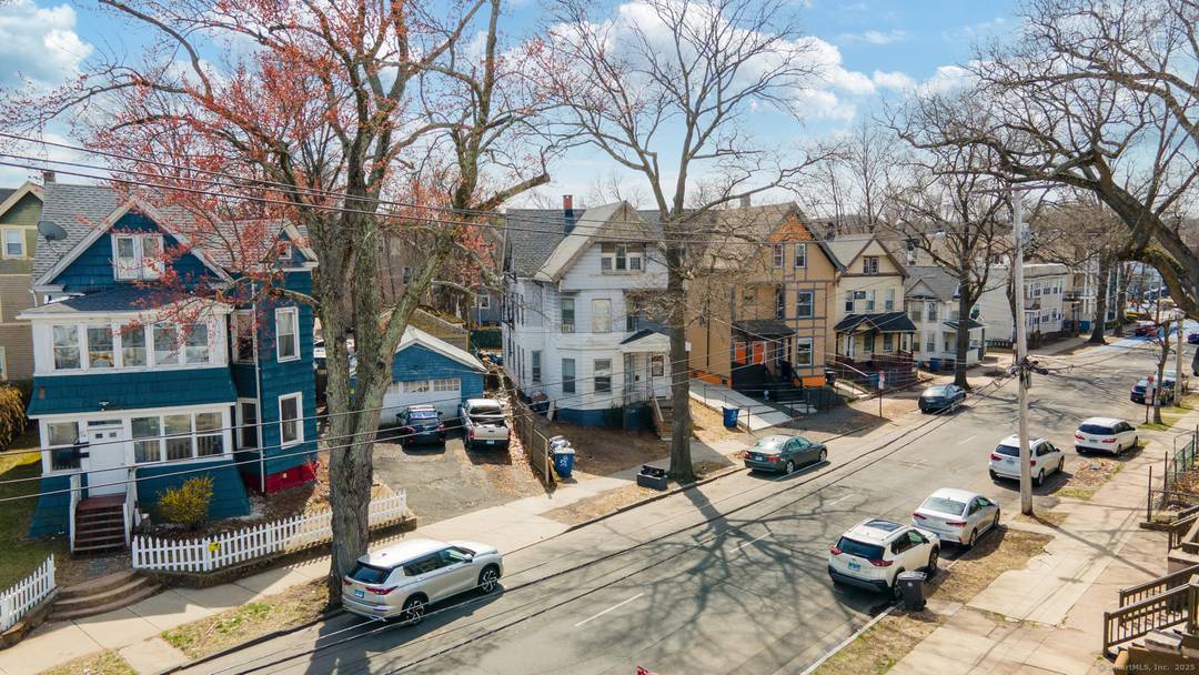 58 Derby Avenue 3367 Sq Ft 2 Family Situated on 0.