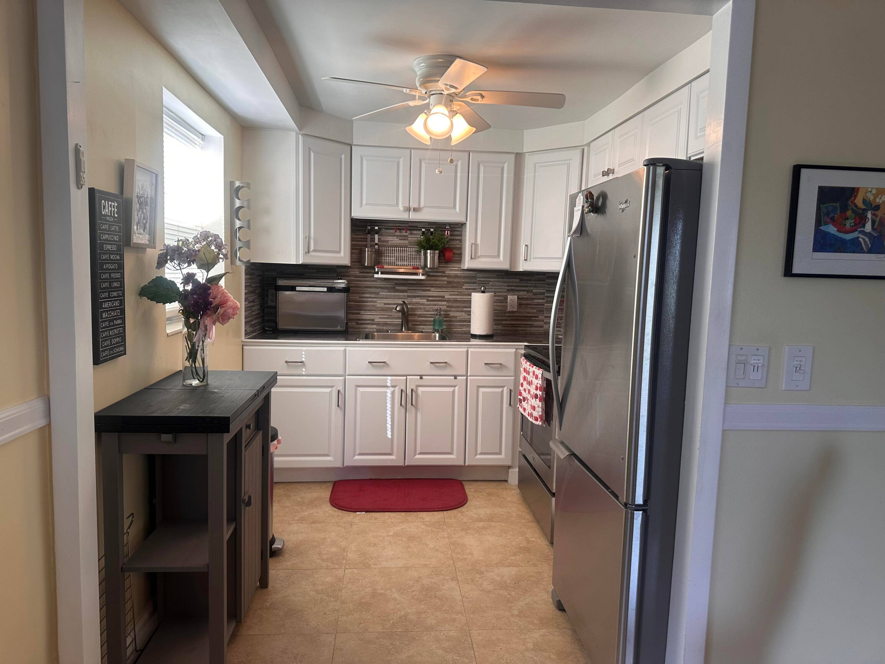 A Must See ! Beautiful 1st Floor 2 Bedroom 2 Bath Condo.