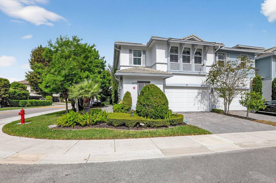 Gorgeous townhouse with master bedroom downstairs.