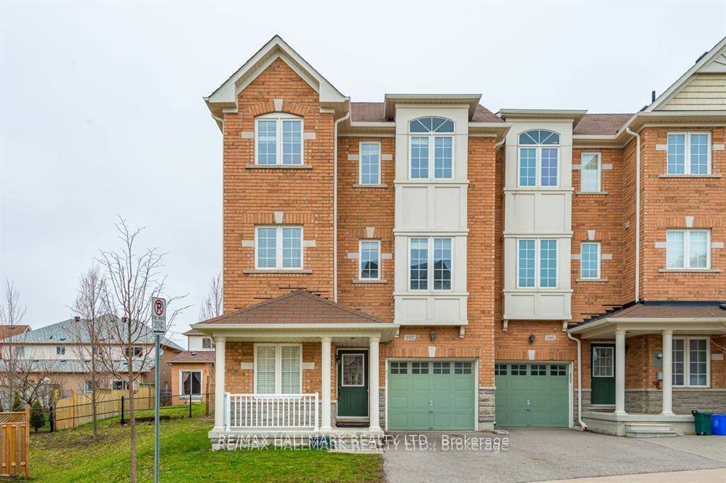 Welcome To This Stunning 3 Bed, 4 Bath End Unit Townhouse In The Oakridges.