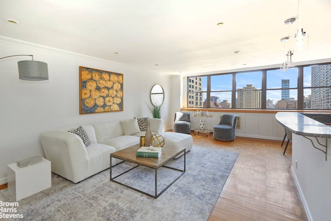 New to the market A high floor two bedroom, two bathroom home in move in condition with a low monthly maintenance of only 2, 081.