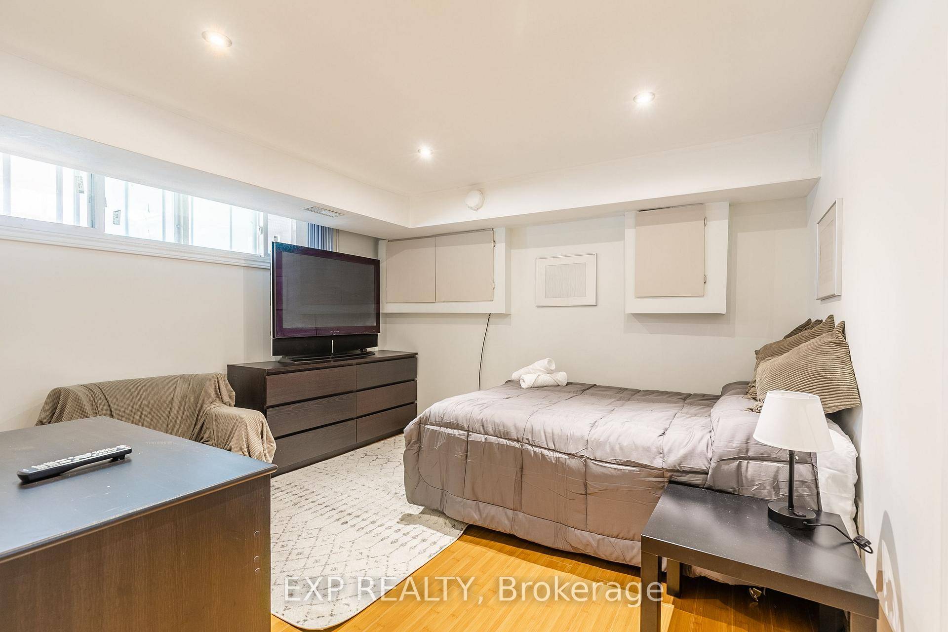 Cozy, Fully Furnished 1 Bedroom Lower Unit All Inclusive !