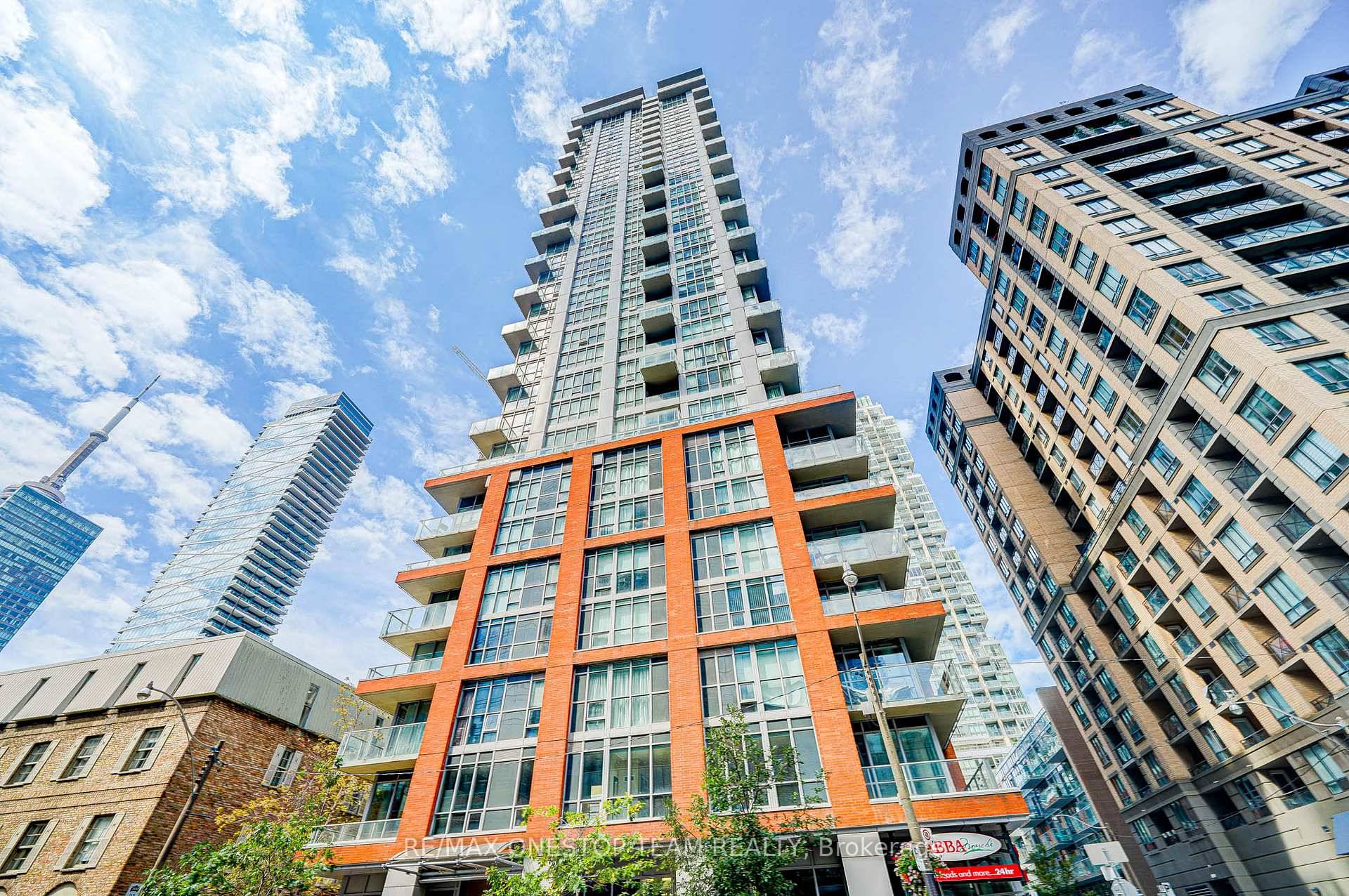 Executive 3 Bed 2 Bath Suite, Open Concept Boutique Style Corner Unit Facing South East With Spectacular South Lake View amp ; 2 Huge Balconies With Unobstructed View Of Toronto ...