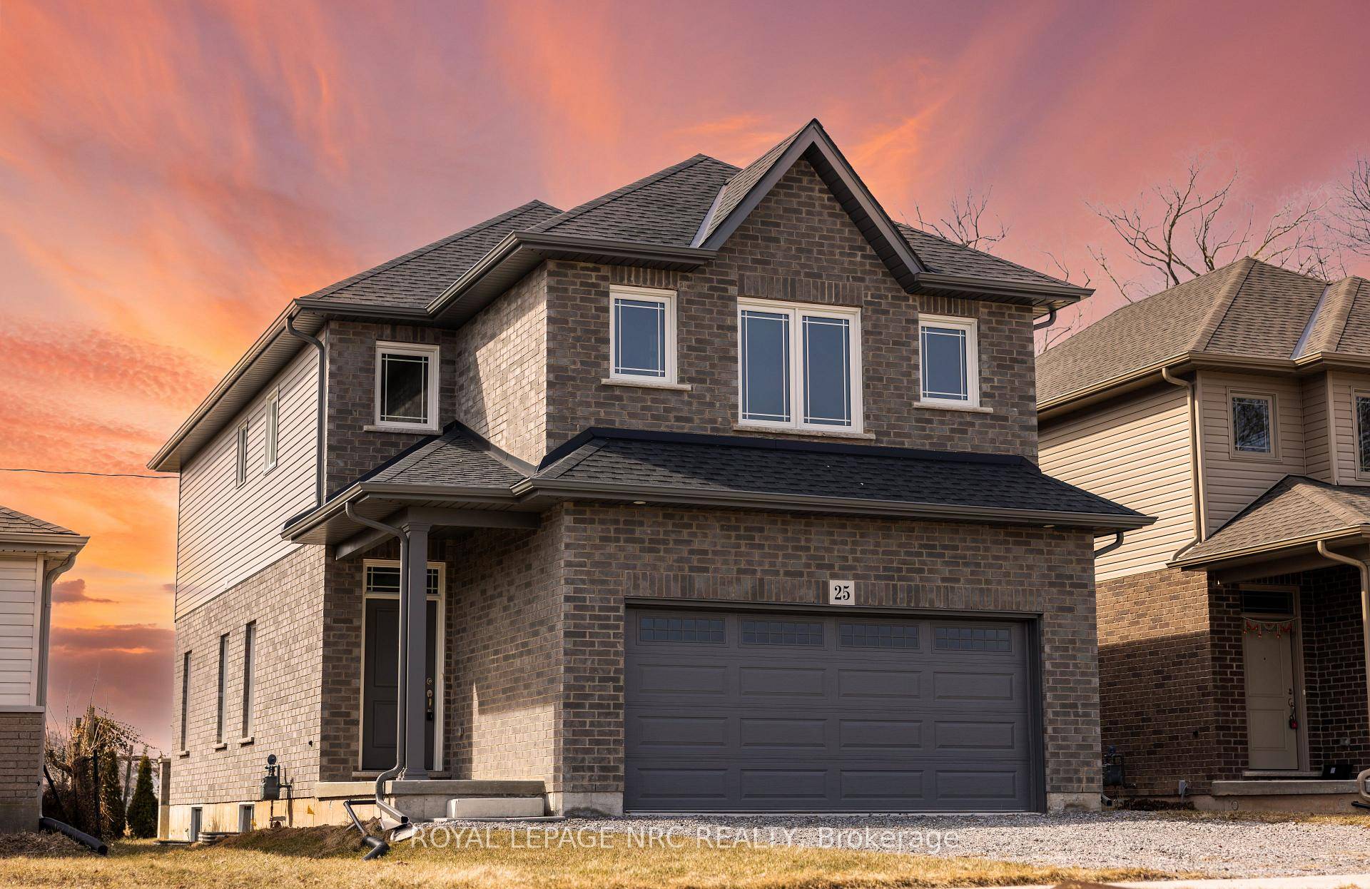 You will love this stunning 4 1 bed, 3.