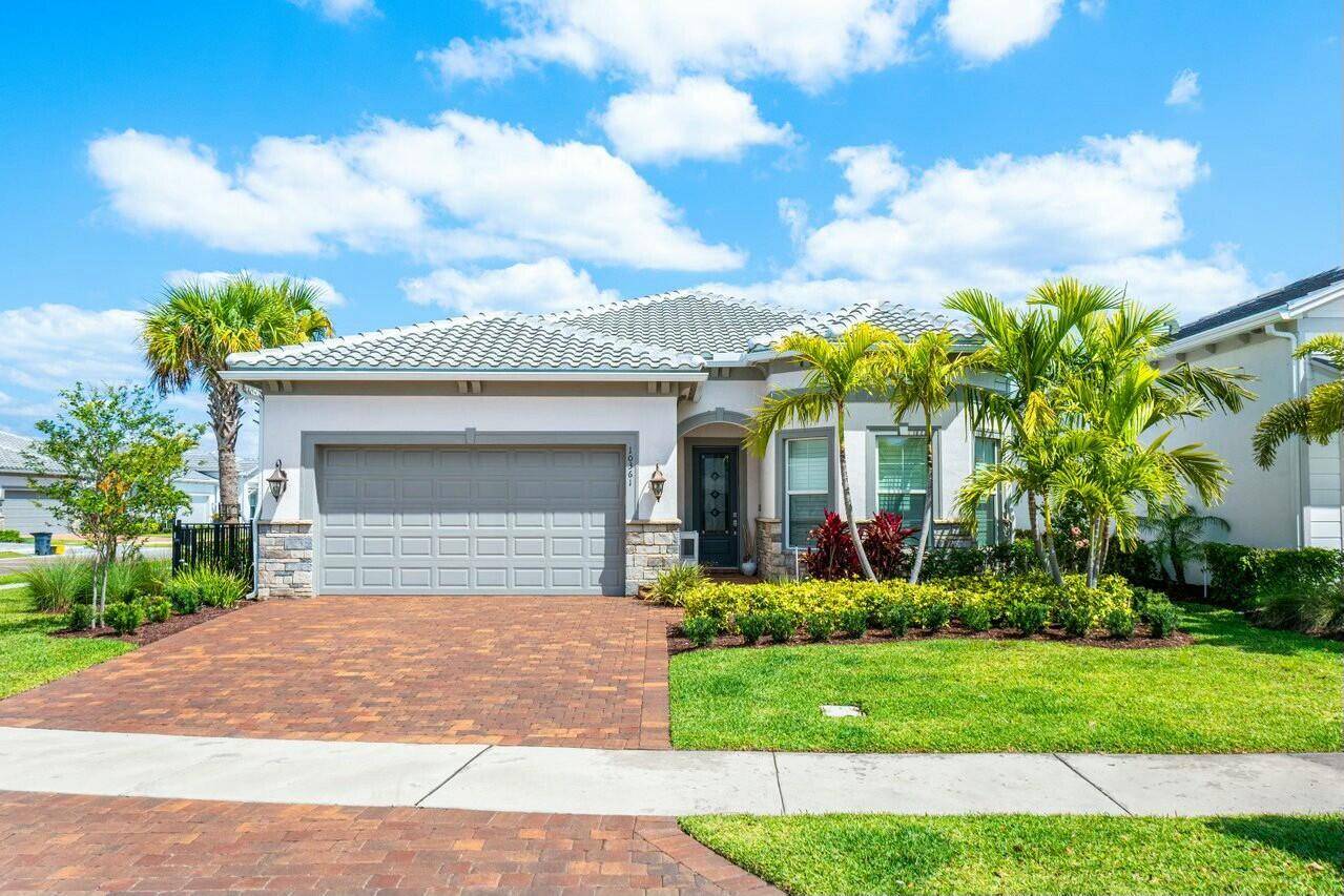 Discover easy luxury living in Avondale at Avenir with this elegant 3 Bedroom, 2 Bath home plus Flex Room.