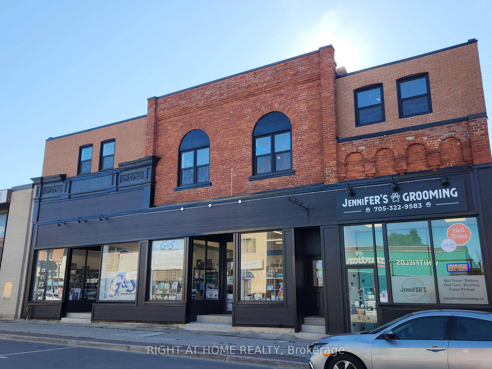 Newly Renovated 1 Bedroom Upper Level Apartment.