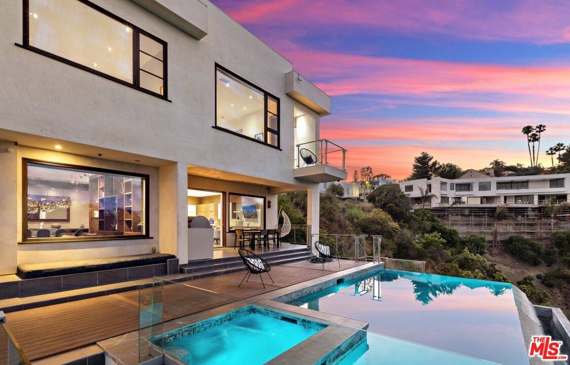 1018 Stradella Rd 4.0 Bel Air LA