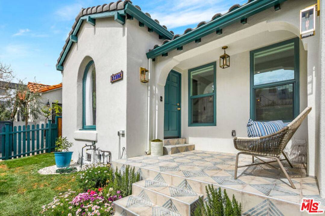 8417  W 1st St 2BR Beverly Grove La