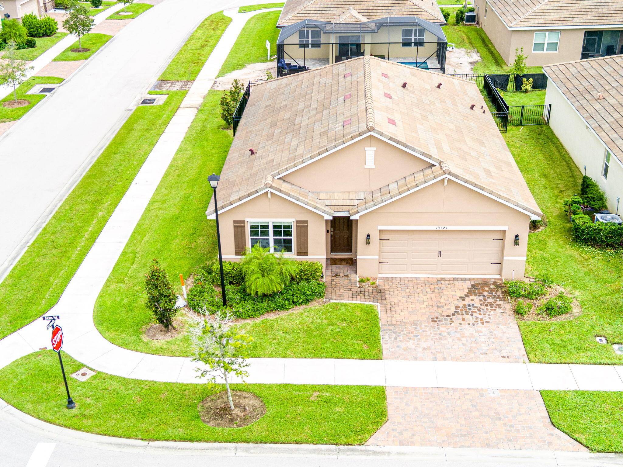 Check out this UPRGRADED 4 BED 2 BATH home in The Preserve in Tradition !
