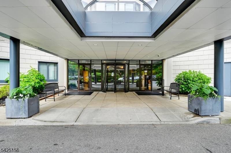 Welcome to The Newstead in South Orange !