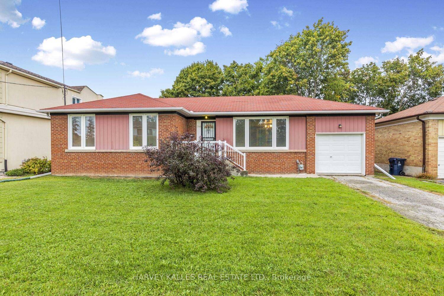 Welcome to this well maintained 3 bedroom bungalow, ideally situated on a premium 63 foot frontage lot in the heart of highly sought after Bathurst Manor.