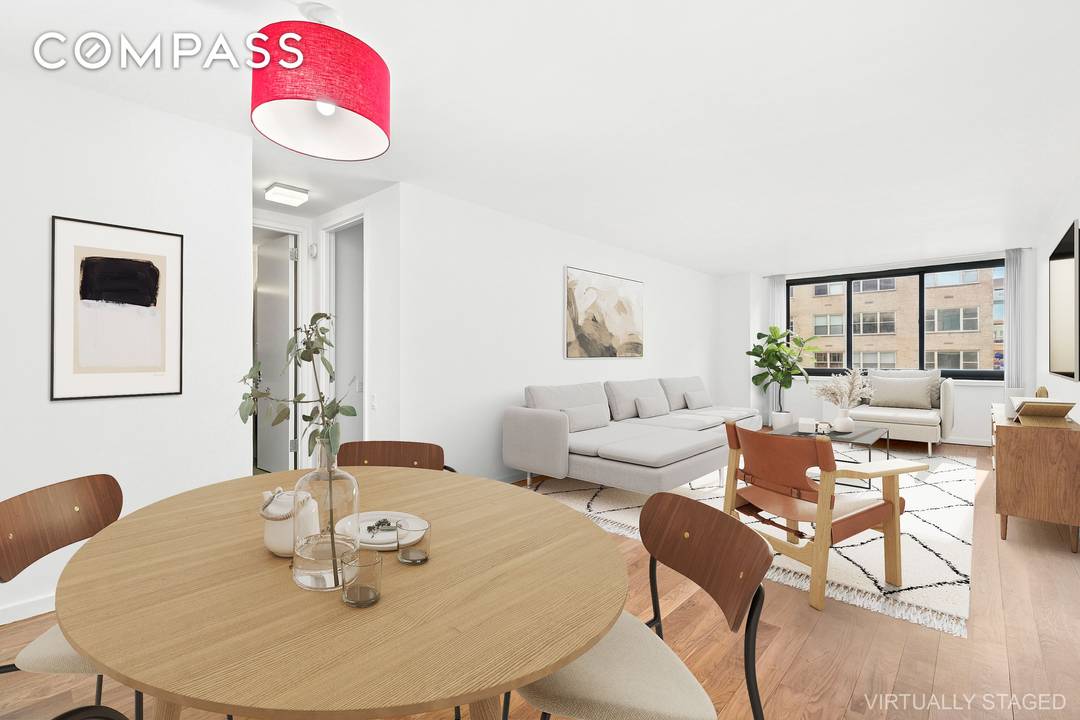 This oversized one bedroom, one and a half bath D line residence is among the building s most valued layouts within one of the city s most sought after condominiums.