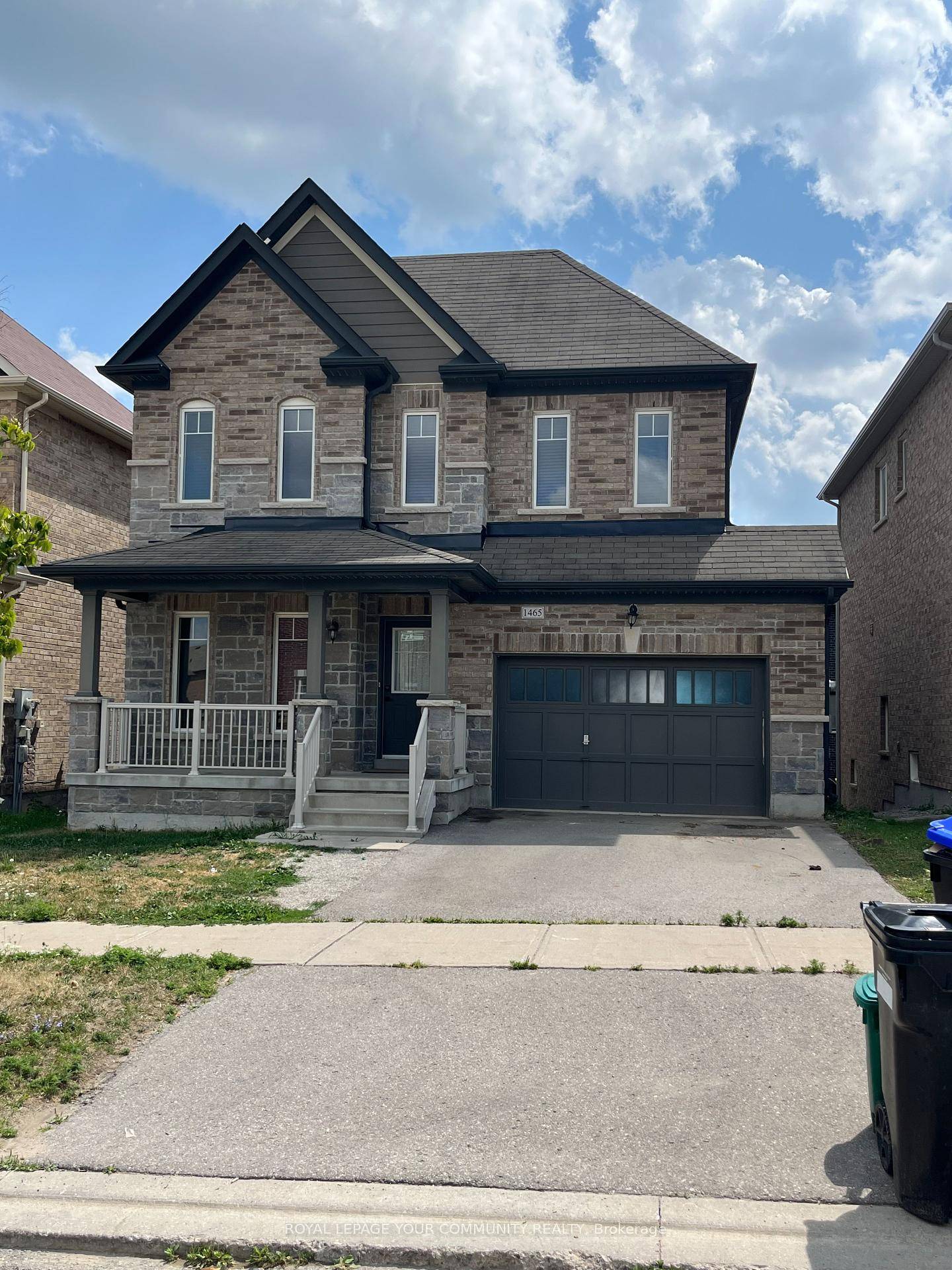 Vacant and move in ready 4 Bedroom house in highly sought after Lefoy community in Innisfil.