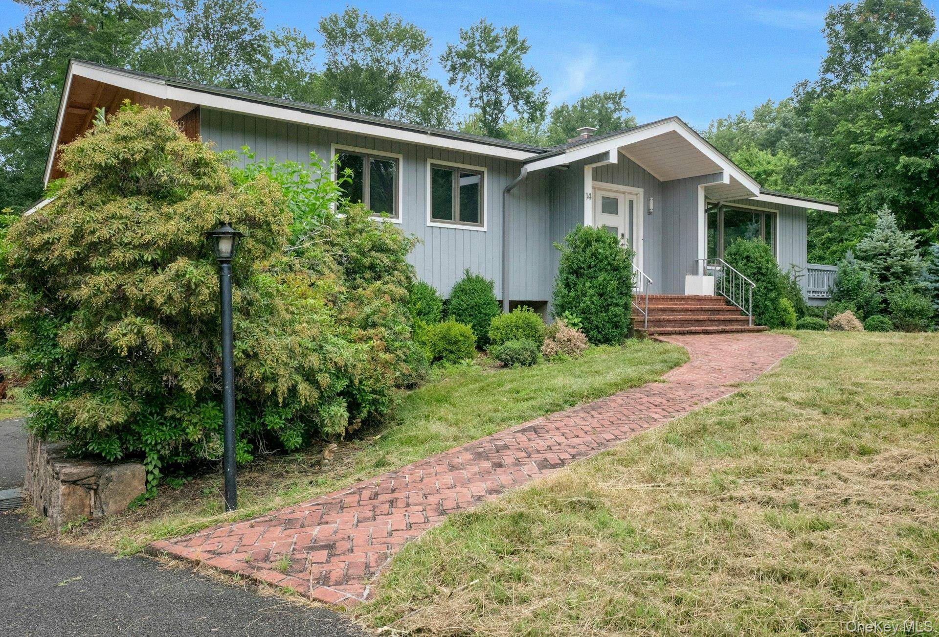 A Rare Gem in the Heart of Armonk !