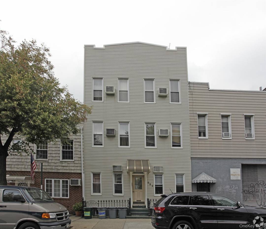 Prime Williamsburg 6 Family Rent Stabilized Strong Long Term Investment Rare opportunity to acquire a 6 family rent stabilized building in the heart of Williamsburg, one of Brooklyn s most ...