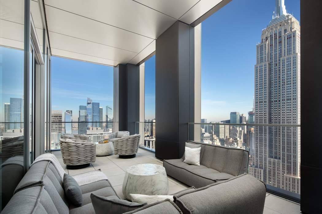 Panoramic Manhattan skyline views from four exposures coupled with floor to ceiling windows, colossal Great Room, soaring ceilings, expansive Loggias and superior finishes make this dramatic NoMad Trophy Penthouse the ...