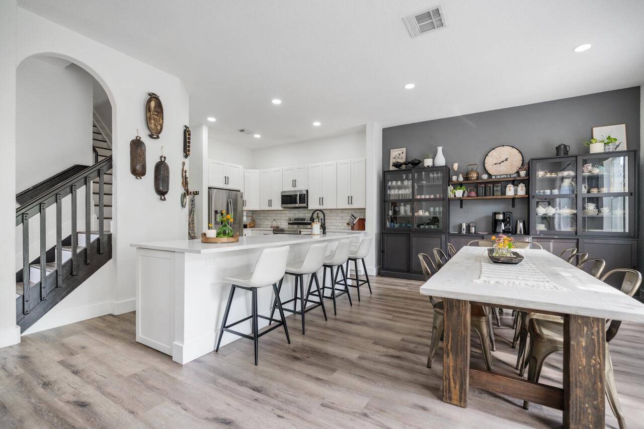 Beautifully updated CBS home !