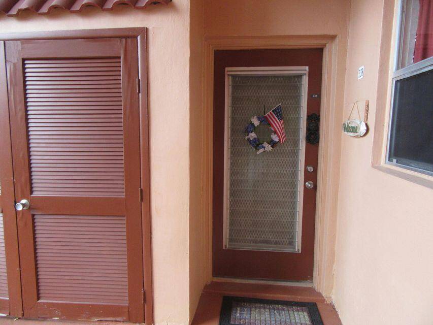 MOTIVATED SELLER ! ! GOLDEN LAKES GEM !