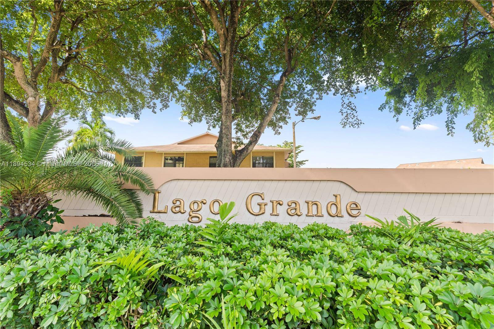 Largest model in Lago Grande !