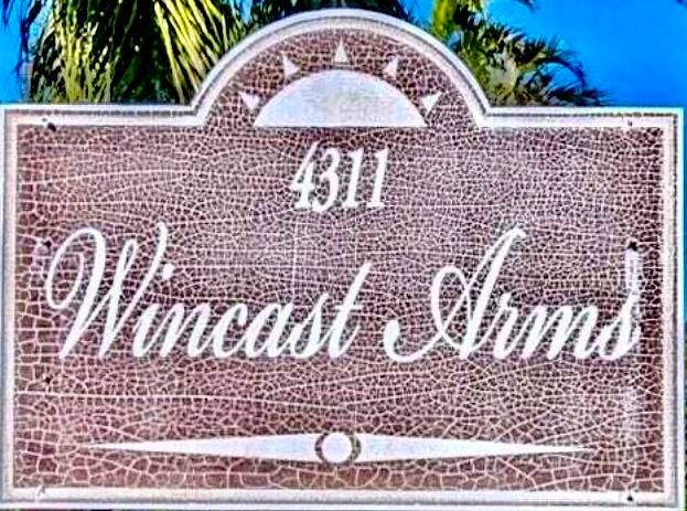 WINCAST ARM COMMUNITY BEAUTIFUL CORNER UNIT FIRST FLOOR AMAIZING LAKE VIEW IN DESIRABLE DEERFIELD BEACH UPGATED OPEN CONCEPT KITCHEN AND BATHROOMS STAILESS STEEL APPLIANCES TILE FLOORS SCREENED PATIO BEAUTIFUL COMUNITY ...