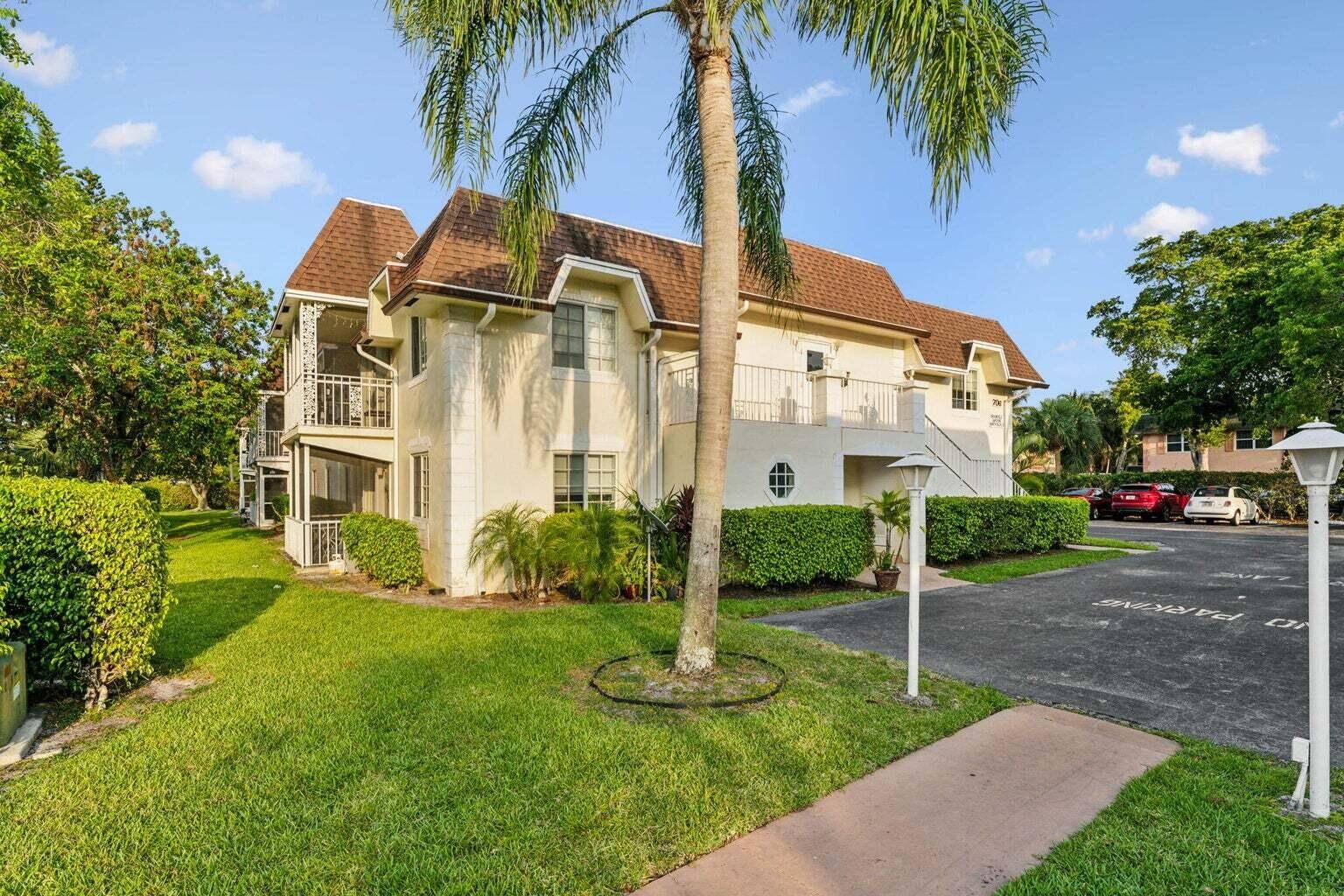 2 Bedrooms 2 Baths condo located east of I 95, close to major highways, one and a half miles from the beach, easy access to all mode of transportation.