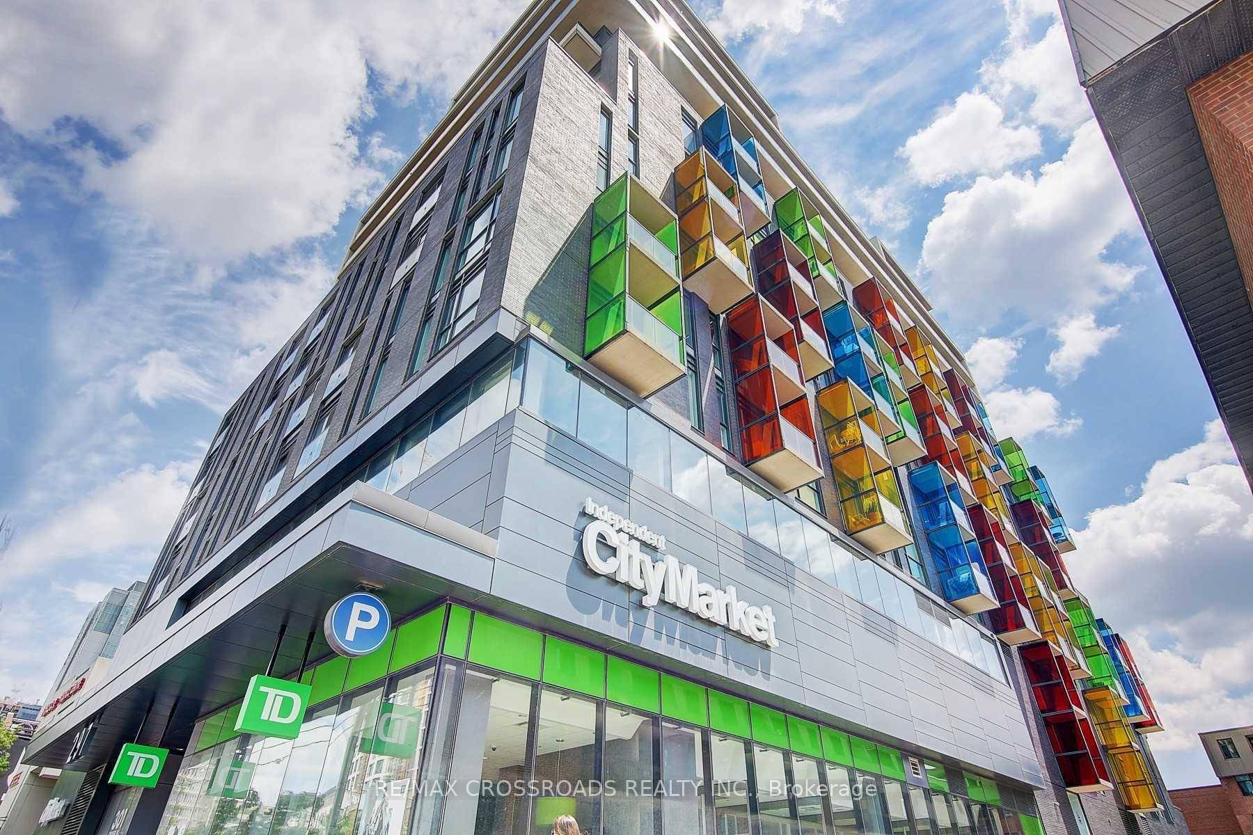 Gorgeous 2 Bedroom Unit Conveniently Located In Prime Downtown Area.