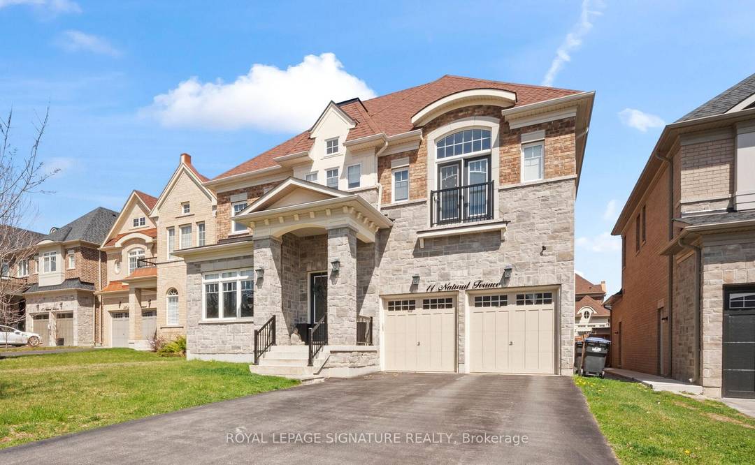 Kaneff Built Luxurious Detached, on a Private Street Backing onto Prestigious Lionhead Golf Course !