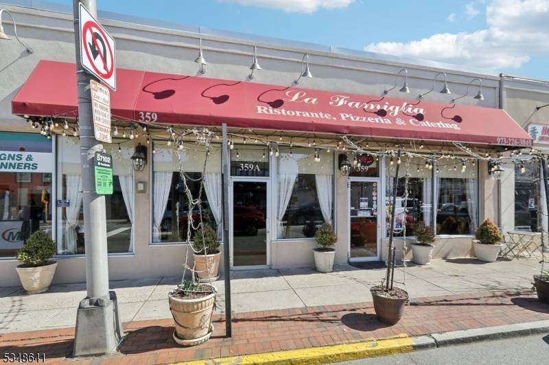 Here's your chance to take over a well established restaurant in a prime, high traffic area.