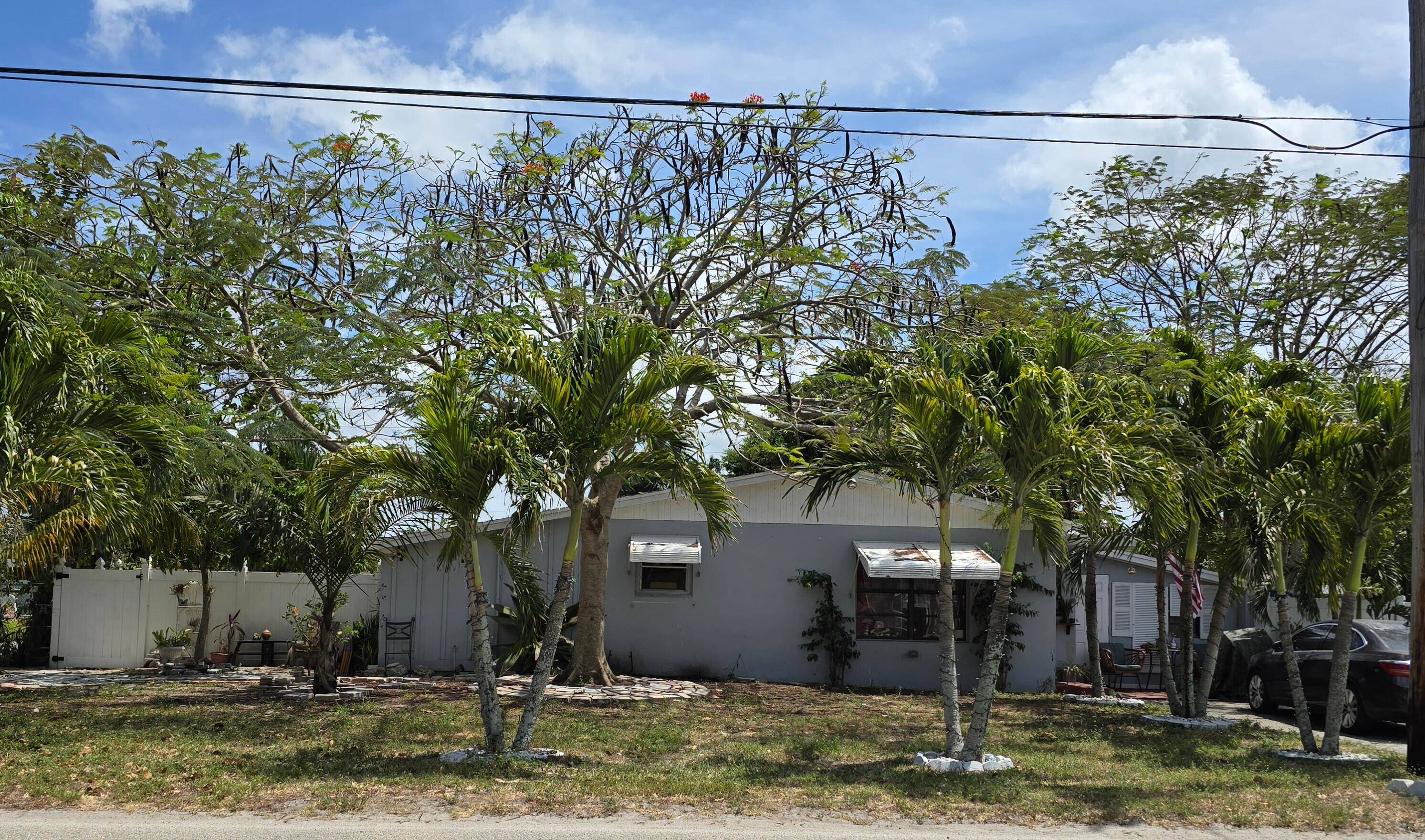 OPEN FOR OFFERS ! This 4 bedroom, 3 bath home with NO HOA is a rare find in today's market and Perfect for buyer or investor looking for a property ...