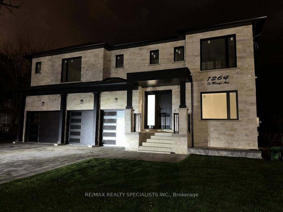 Exquisite Newly Built Home in Prestigious Dixie Lakeshore, Mississauga Discover luxury living in this brand new estate, thoughtfully designed for comfort and sophistication.