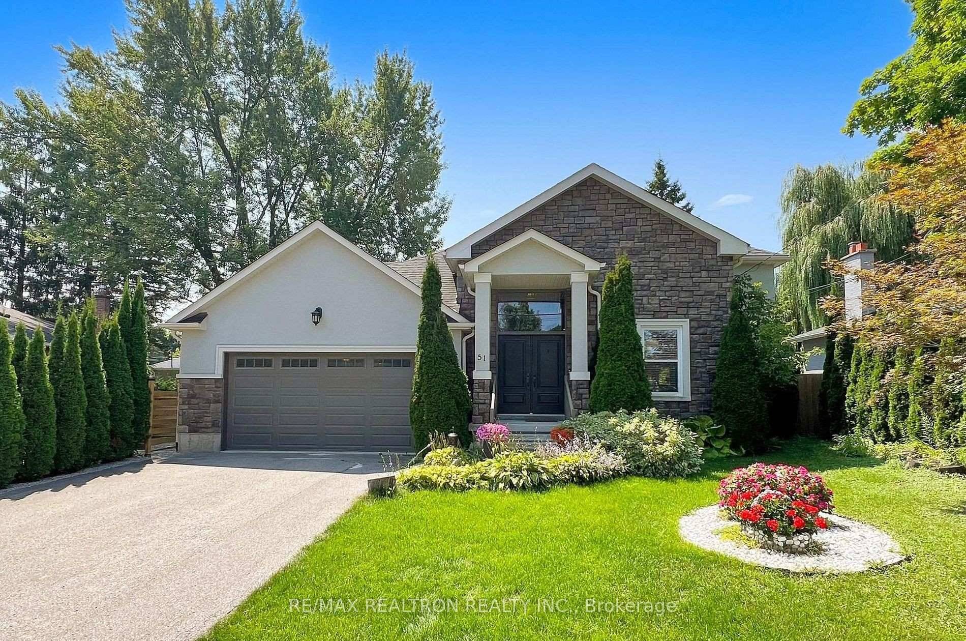 Immaculate amp ; Spacious Basement Suite with Private Entrance !