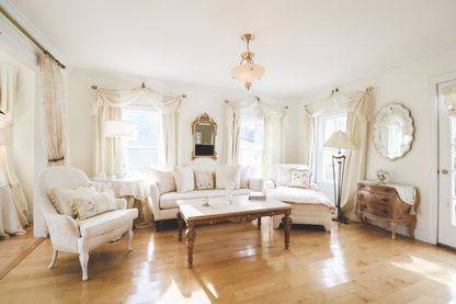 6 Bedroom Close to Ocean Beaches