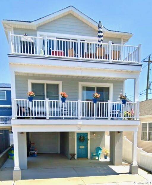 Beautiful, Trendy West End beachside Whole House rental with ocean view.
