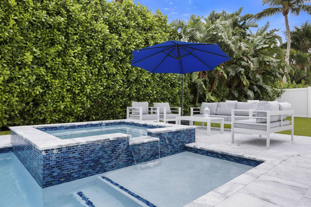Rental in the Village of Tequesta, This 4 bedroom, 2 bath home is the tropical escape you have been searching for !