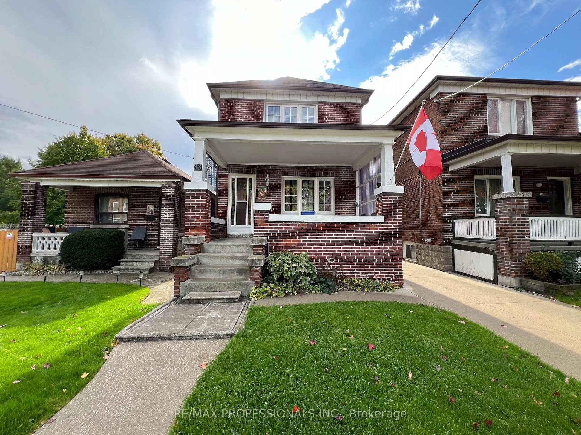 Welcome to this versatile 5 bedroom detached home, thoughtfully set up as three self contained apartments perfect for multi generational living or as an excellent investment opportunity.